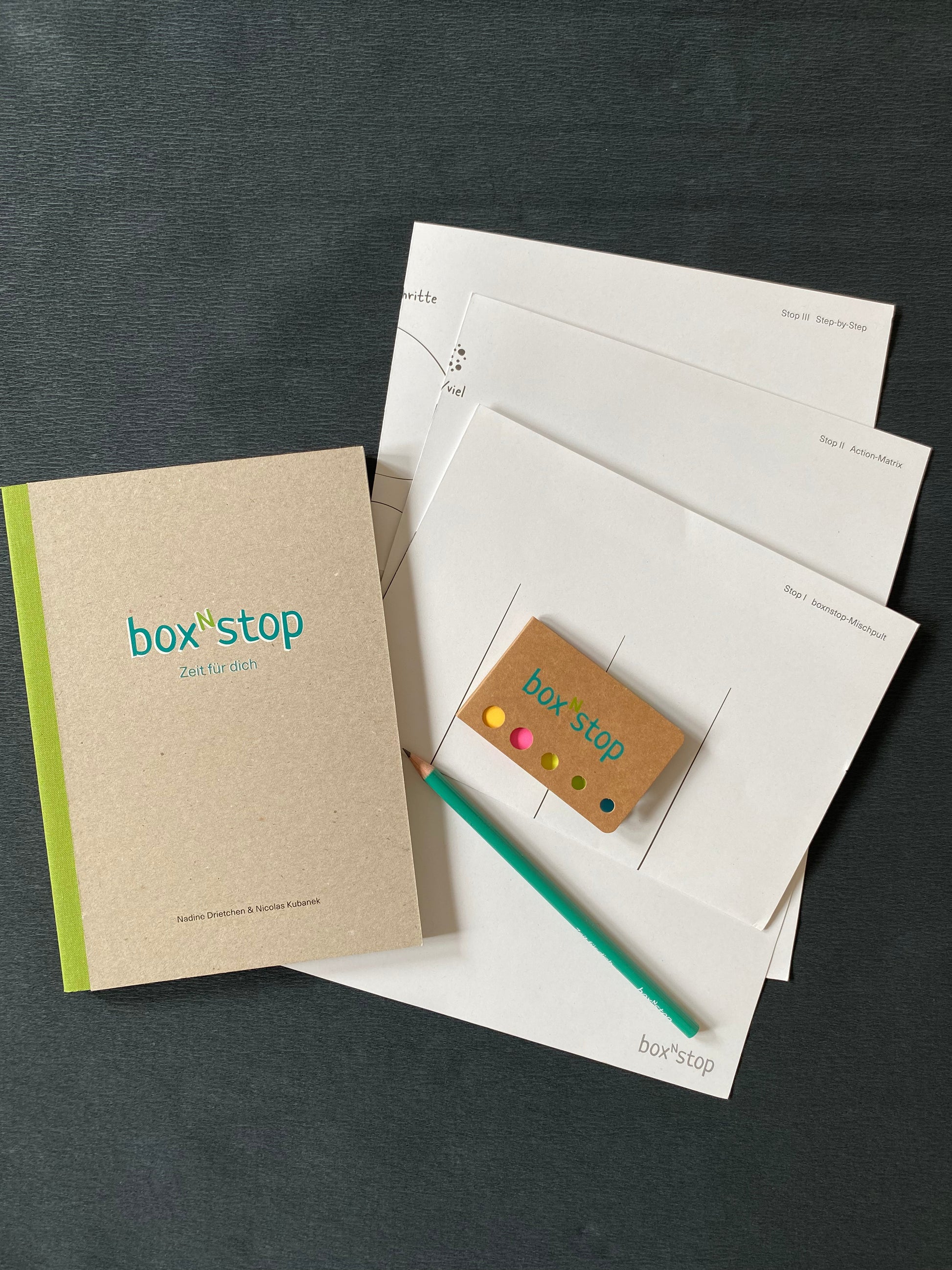 Alle Inhalte des boxnstop auf schwarzem Hintergrund